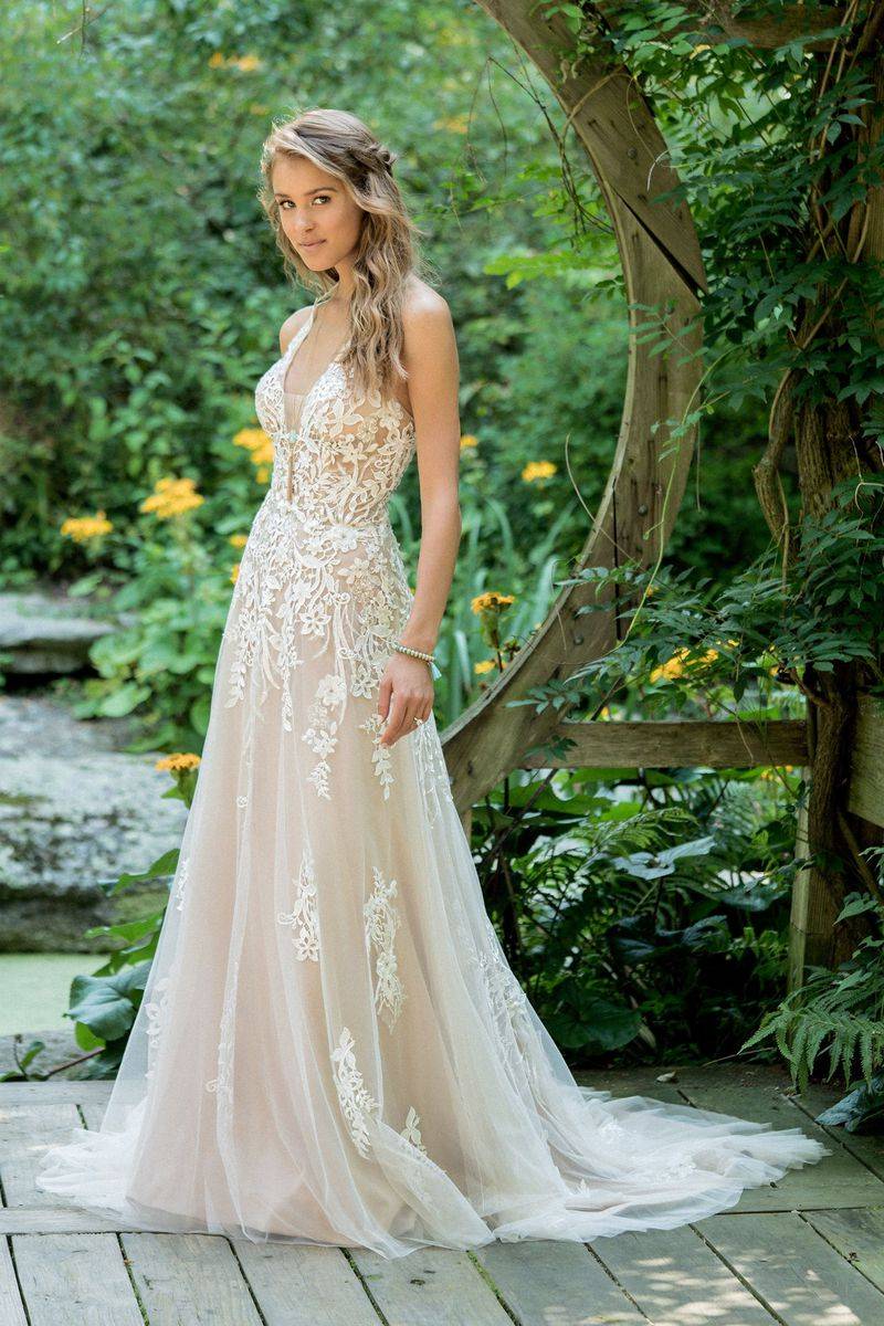 robe de mariée coloris nude dentelle perlée et sequins marseille le