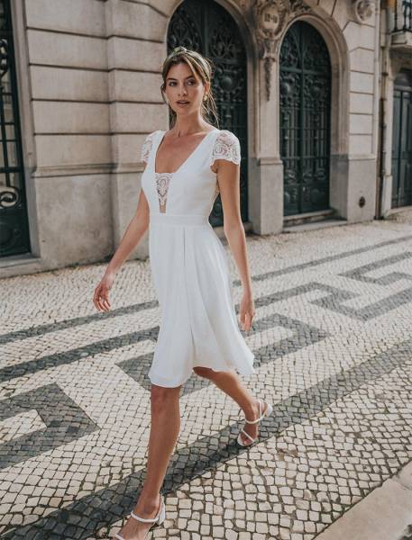 ROBE DE MARIEE COURTE FLUIDE BELMIRA REMBO STYLING MARSEILLE